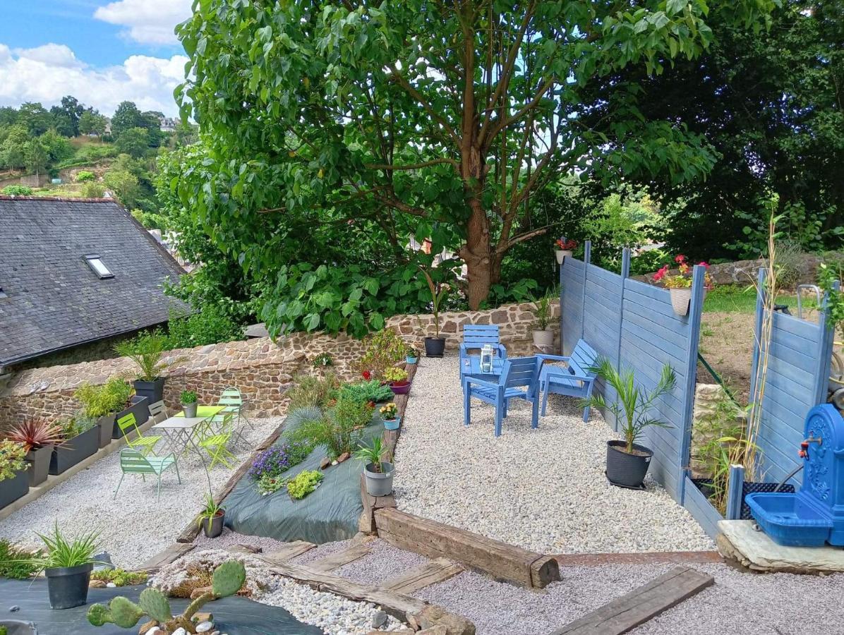 Chambre D'Hote Familiale De La Maison Bleue Lanvallay Exteriér fotografie