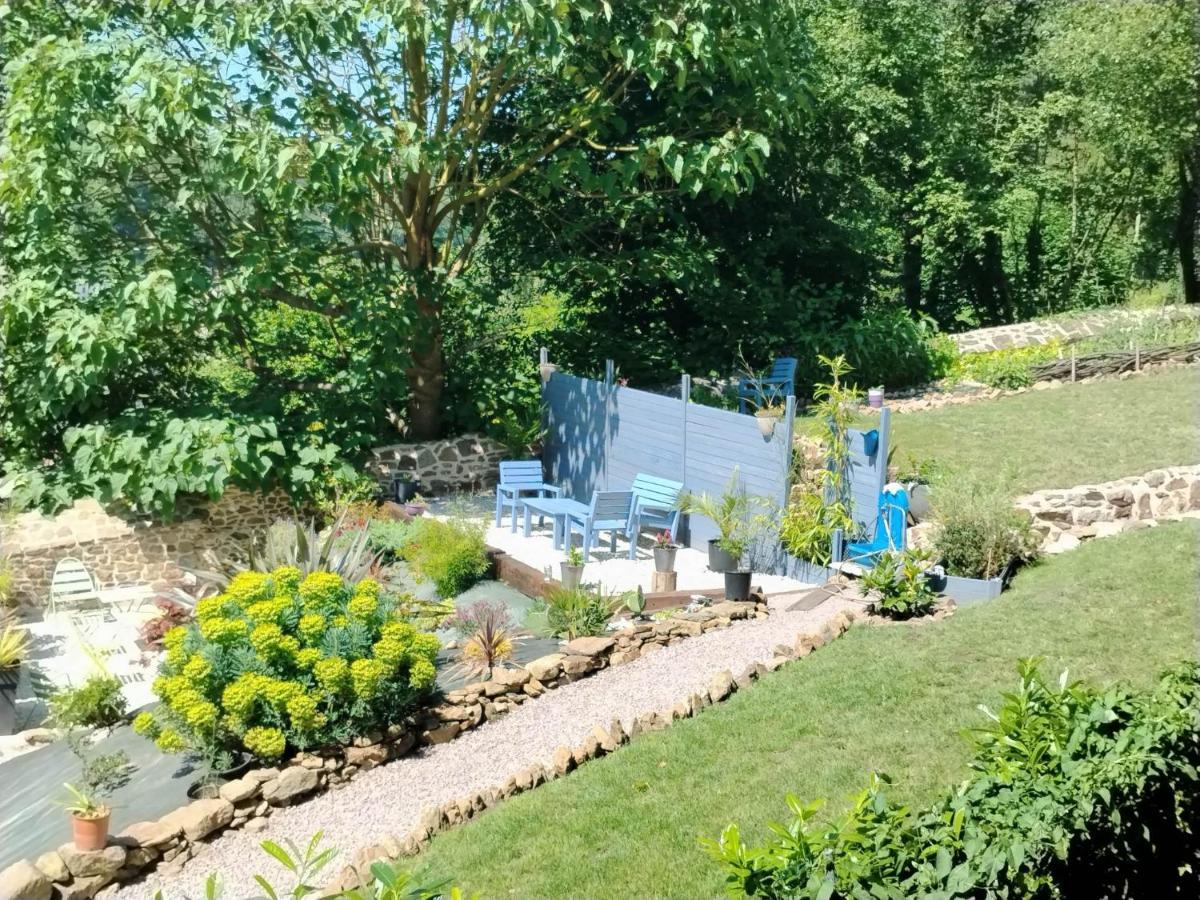 Chambre D'Hote Familiale De La Maison Bleue Lanvallay Exteriér fotografie